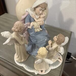 Virgin Mary Baby Jesus 3 Angels Ceramic Figurine Religious Nativity Schene